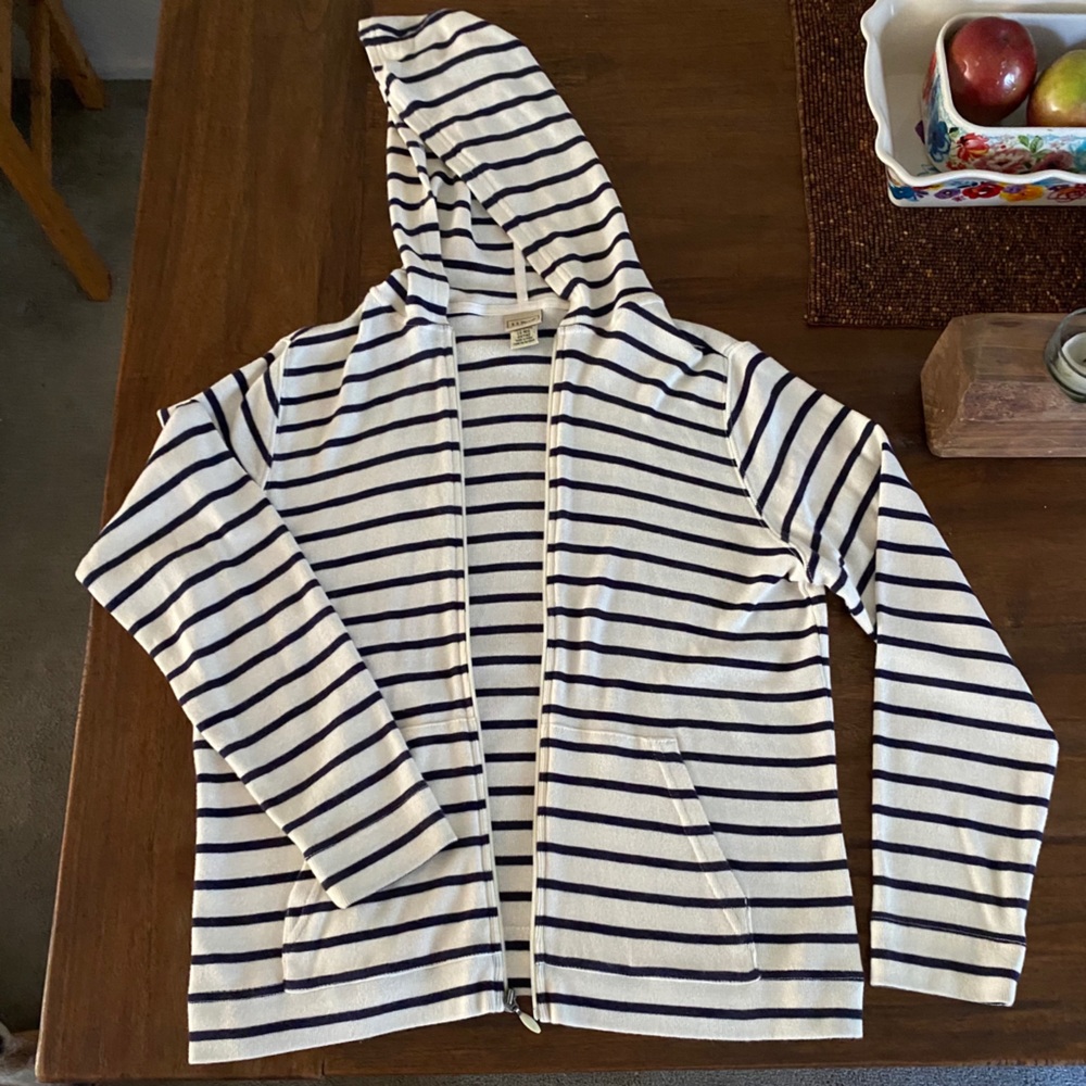 Women’s LL Bean Lightweight Hoody Size L NWOT